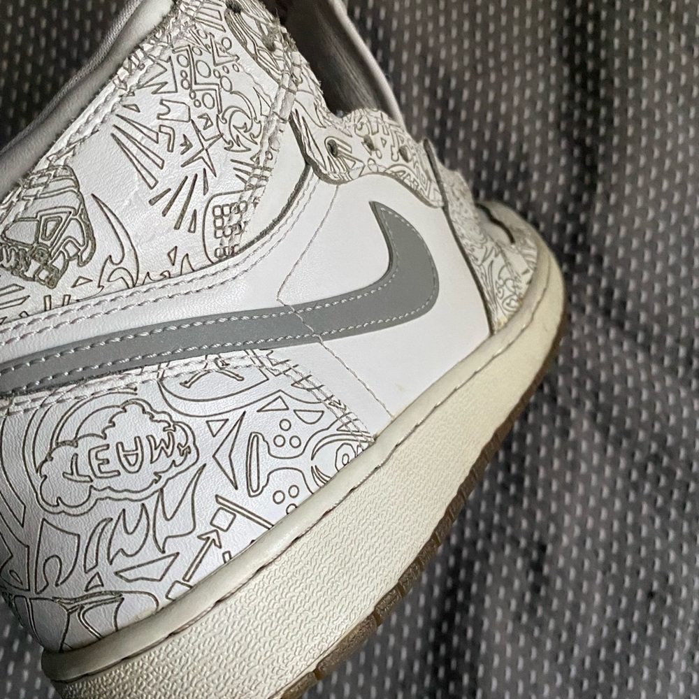 30th Anniversary Jordan 1 Mids (RESTORATION NEEDED) Read Description
